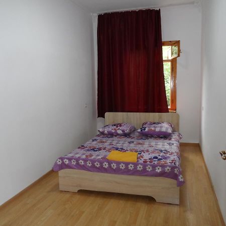 Freedom Hostel Almati Kültér fotó